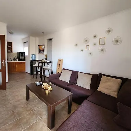 Bay View Sunny Entire